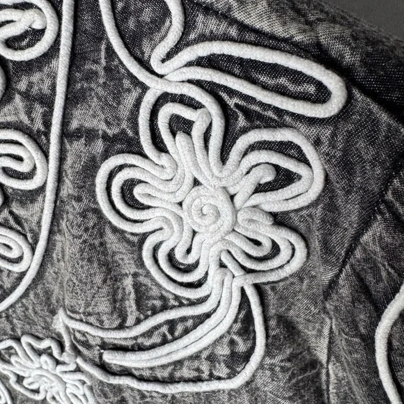 Soft Surroundings Wildwood Bolero Cropped Jacket Sz L Floral Embroidery Gray Wht - Picture 3 of 10